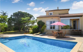 Awesome home in Creissan with Outdoor swimming pool, WiFi and 3 Bedrooms